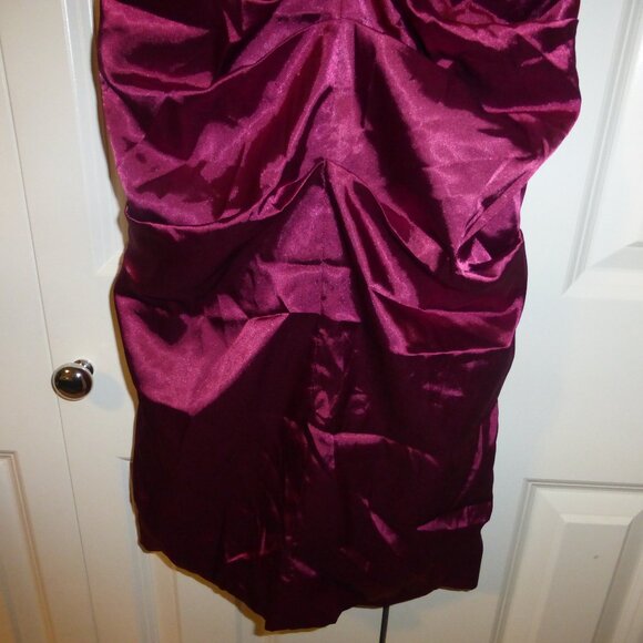 NWT LE CHATEAU reddish plum silky satin ruched cocktail party dress - Picture 11 of 15
